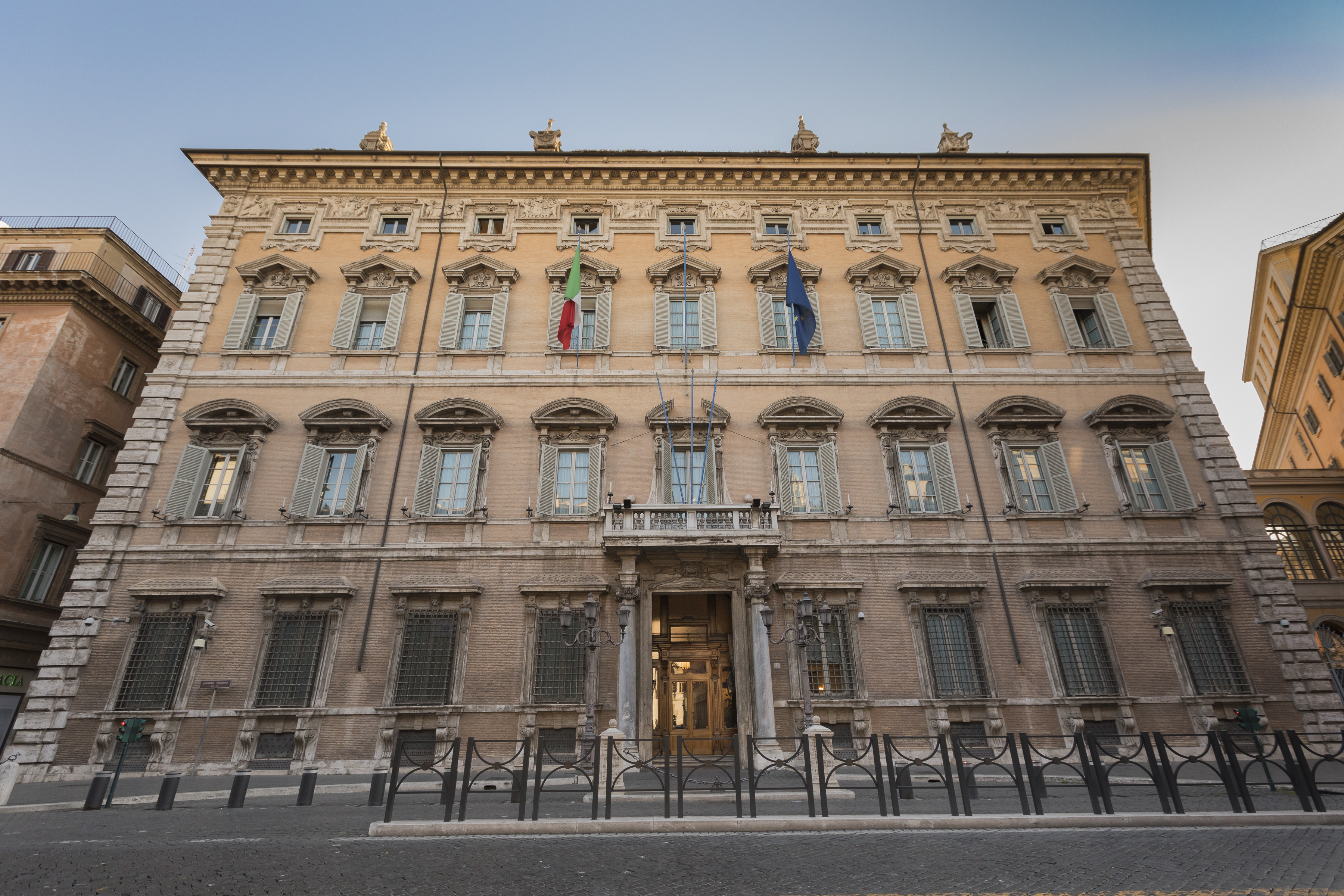 Incontra il Senato