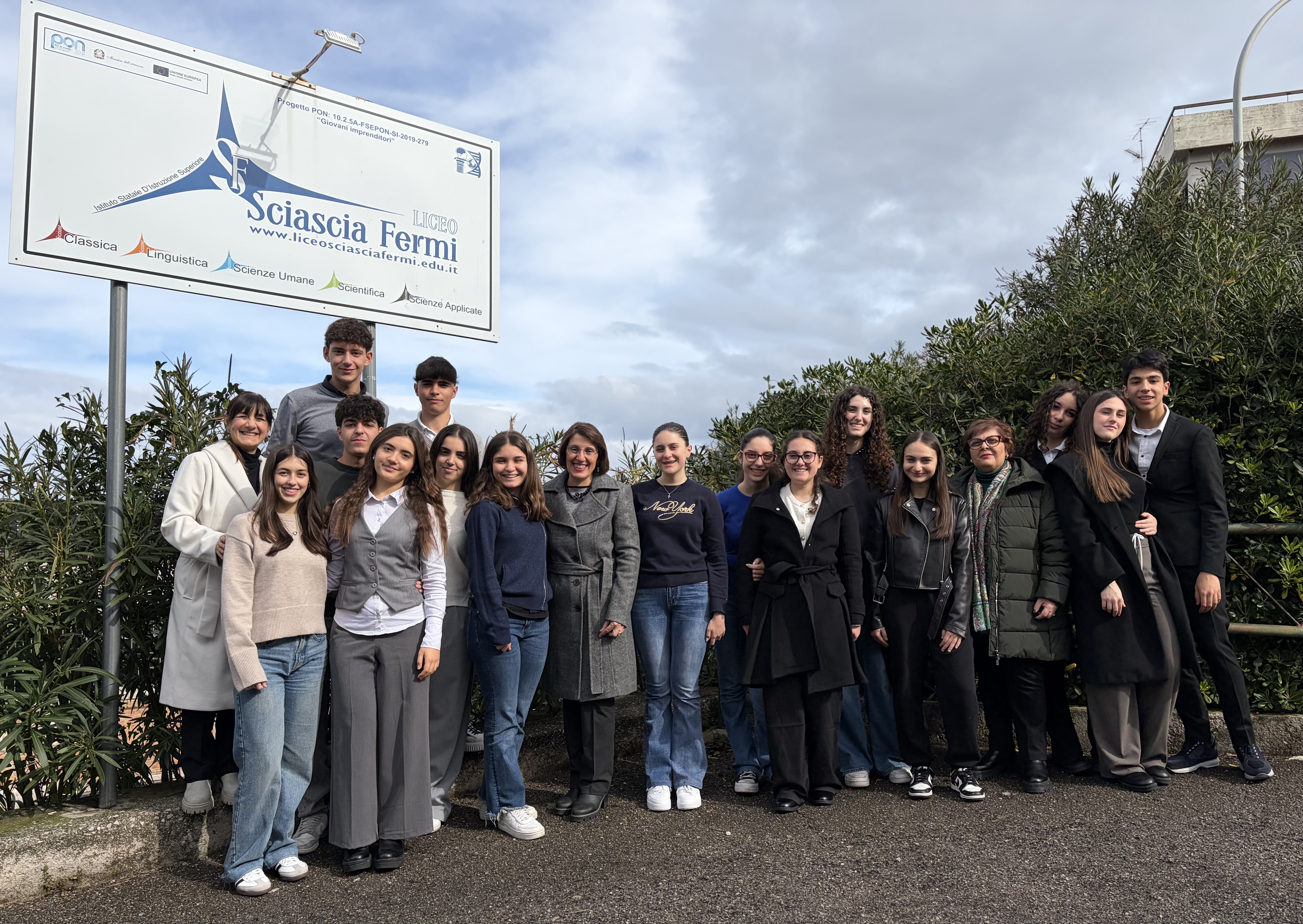 Educazione finanziaria per una cittadinanza consapevole: proposta di istituzione di una disciplina scolastica autonoma nel curricolo delle scuole secondarie di secondo grado